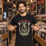 Modelo con playera negra de Black Sabbat en tienda de discos