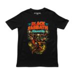 Playera negra con estampado de Black Sabbath Paranoid: demonio alado entre llamas y logo rojo