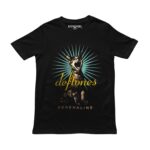 Playera negra con diseño de Deftones Adrenaline: gato rugiendo entre rayos turquesa y logo dorado