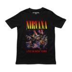 Playera negra con diseño de Nirvana, vista frontal