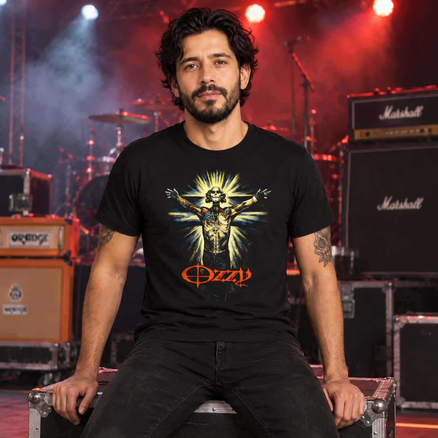 Modelo con playera negra de 4 en concierto