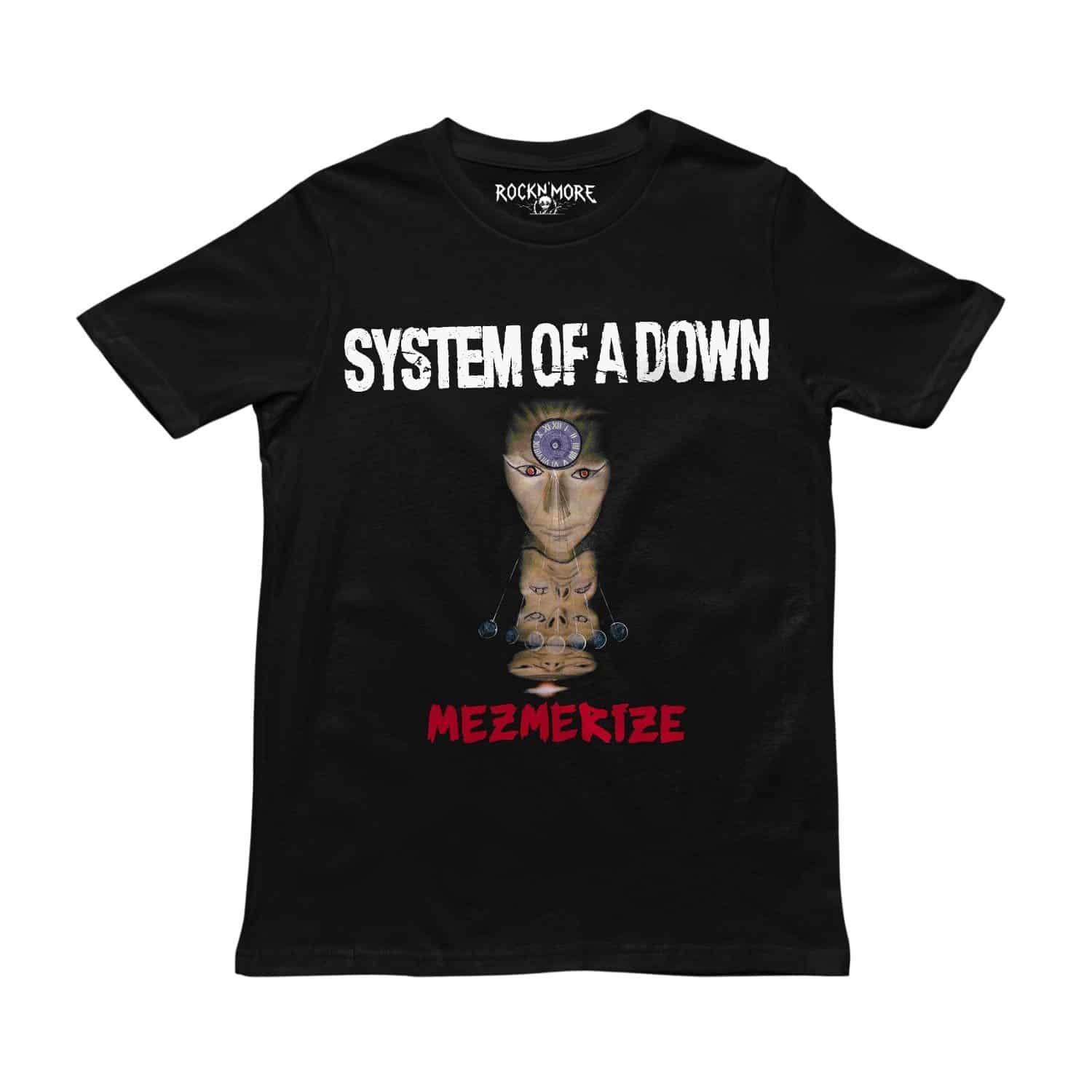 Playera negra con diseño de System of a Down, vista frontal