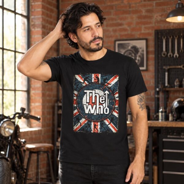 Modelo con playera negra de The Who en taller de ladrillo