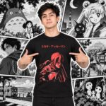 Modelo con playera negra de Attack on Titan en manga japonés