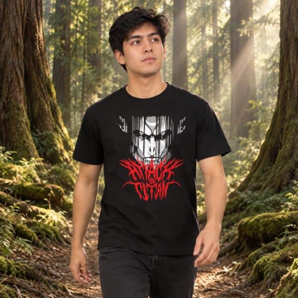 Modelo con playera negra de 13 en bosque de árboles gigantes modelo 1