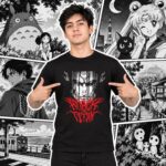 Modelo con playera negra de 13 en manga japonés
