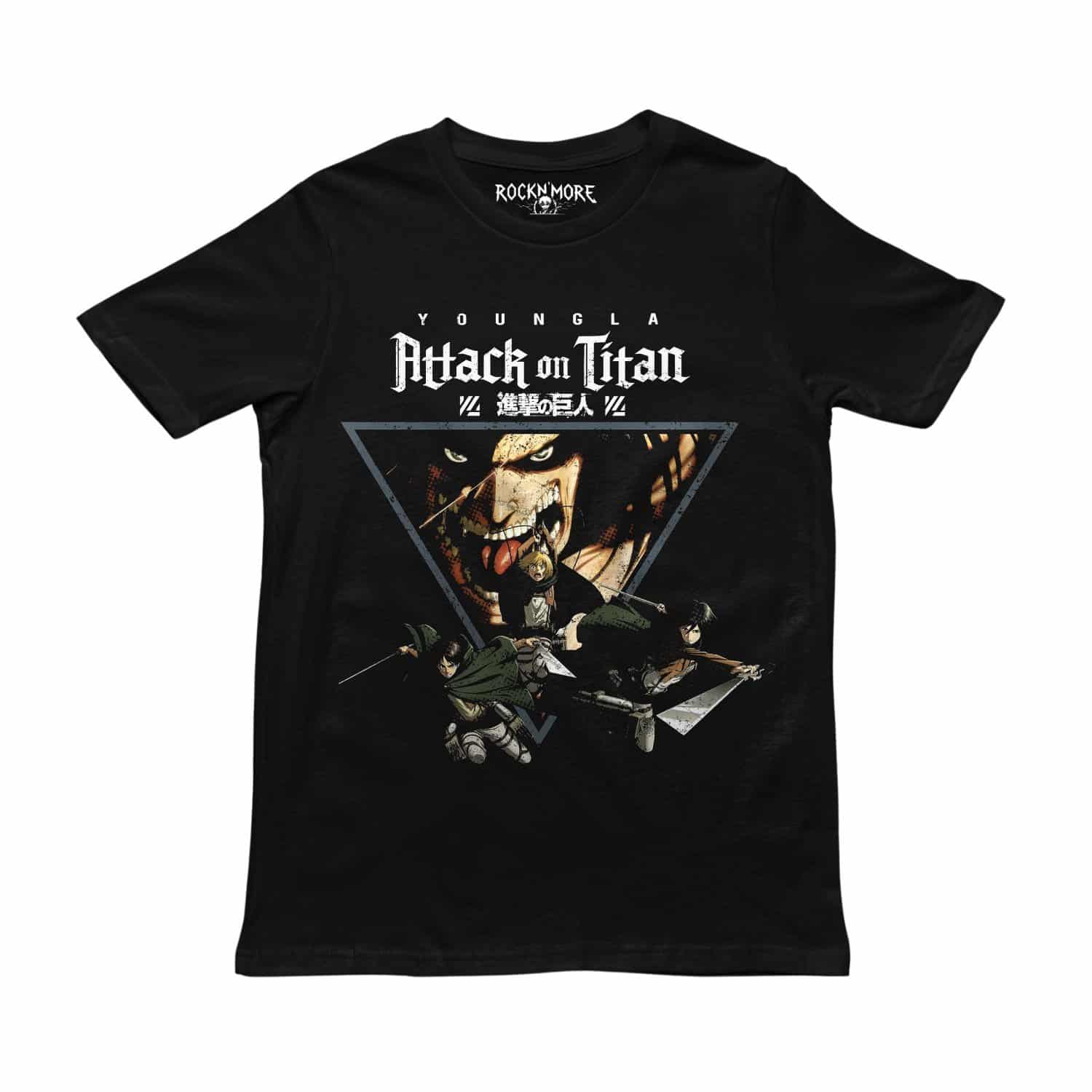 Playera negra con diseño de Attack on Titan: titán sonriente y soldados en triángulo