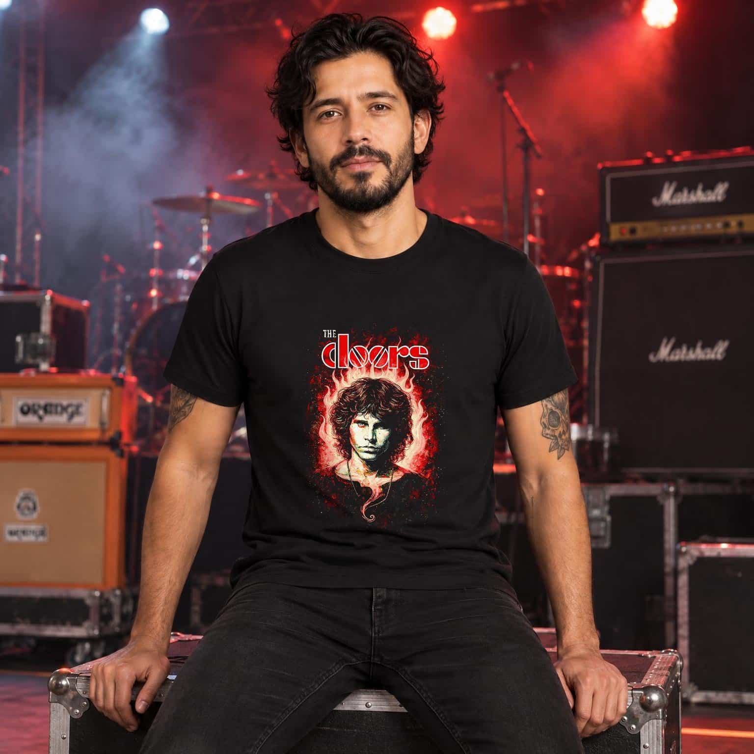Modelo con playera negra de The doors en concierto