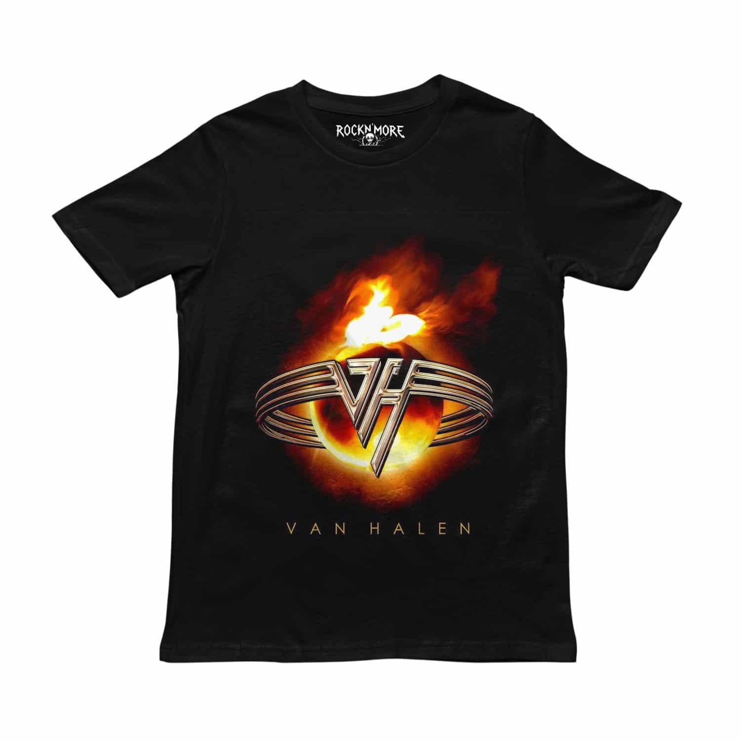 Playera negra con el logo VH de Van Halen en cromado rodeado de llamas naranjas